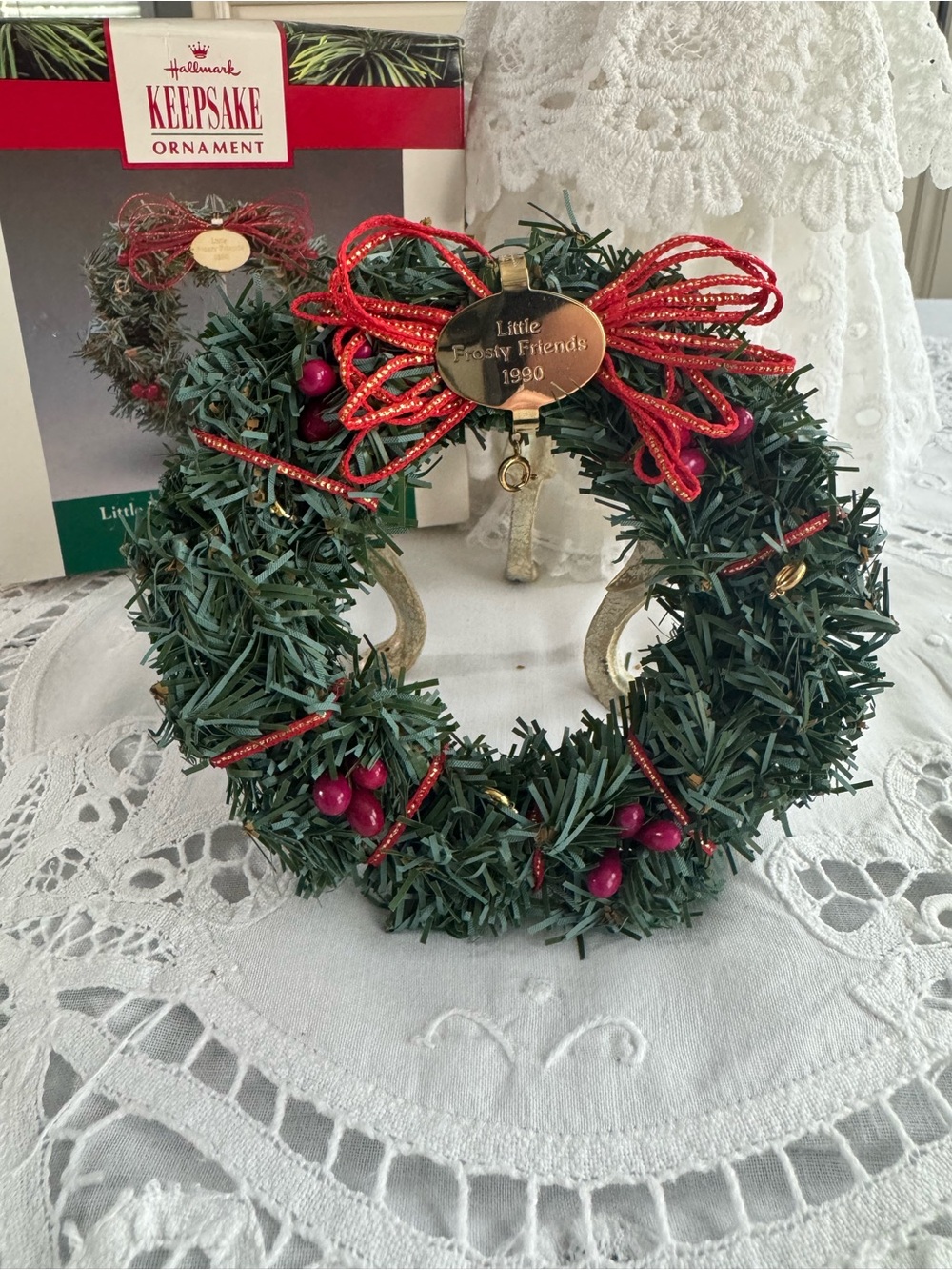 Vintage Hallmark Little Frosty Friends 1990 Green Holiday Wreath Ornament